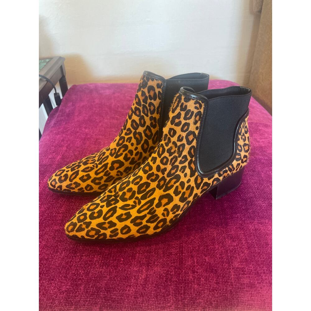 DONALD J PLINER Dyla Leopard Print Chelsea Boots Size 9 Ankle Shoes - Picture 2 of 7